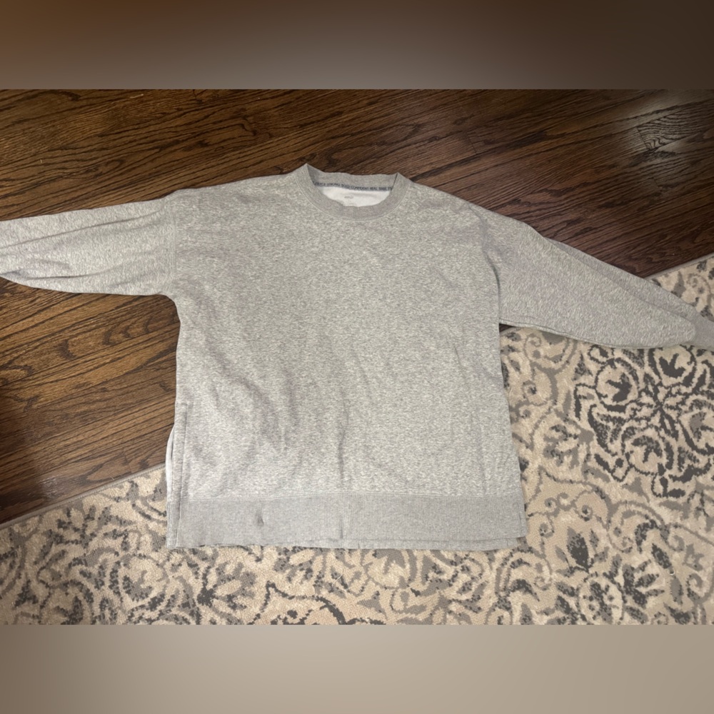 Aerie women’s grey fleece crewneck